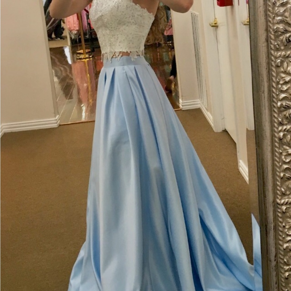 Elegant Blue and White Lace Women's Dress